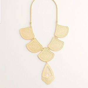 SHORT GOLDTONE CUTOUT PENDANT NECKLACE NWT